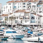 Increíble Bajo Con Jardín Y Piscina - Puerto Banús Apartamento *