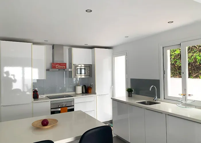 Increible Bajo Con Jardin Y Piscina - Puerto Banus * Марбелья