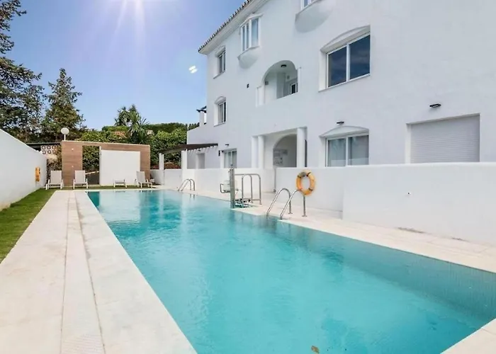 Increible Bajo Con Jardin Y Piscina - Puerto Banus Lejlighed *
