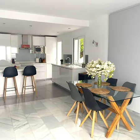 Increible Bajo Con Jardin Y Piscina - Puerto Banus Lägenhet Marbella