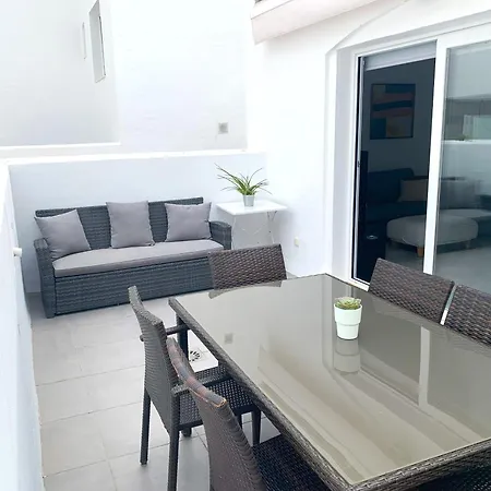 Increible Bajo Con Jardin Y Piscina - Puerto Banus Lägenhet *