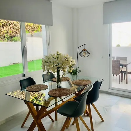 Increible Bajo Con Jardin Y Piscina - Puerto Banus * Marbella